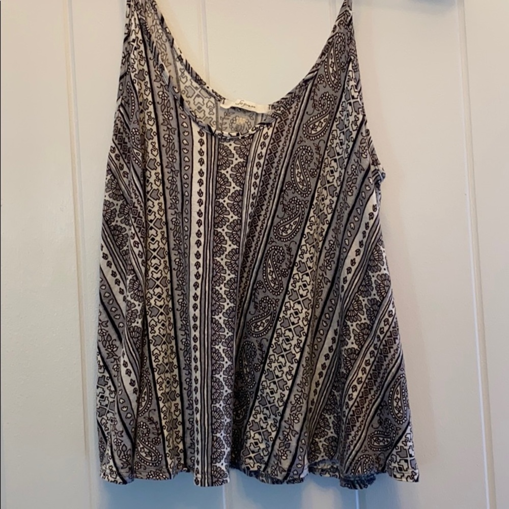 B&W Patterned crop